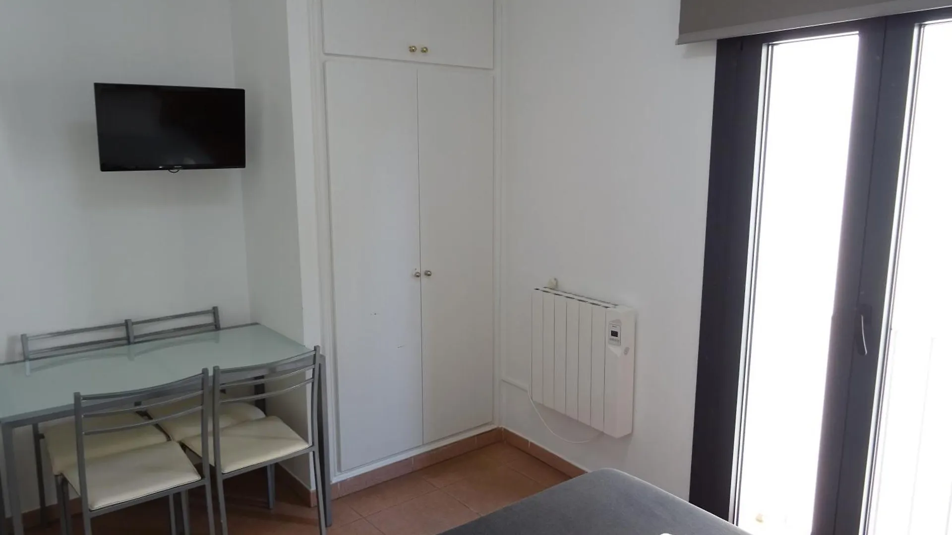 Center Plaza Figueres Apartment