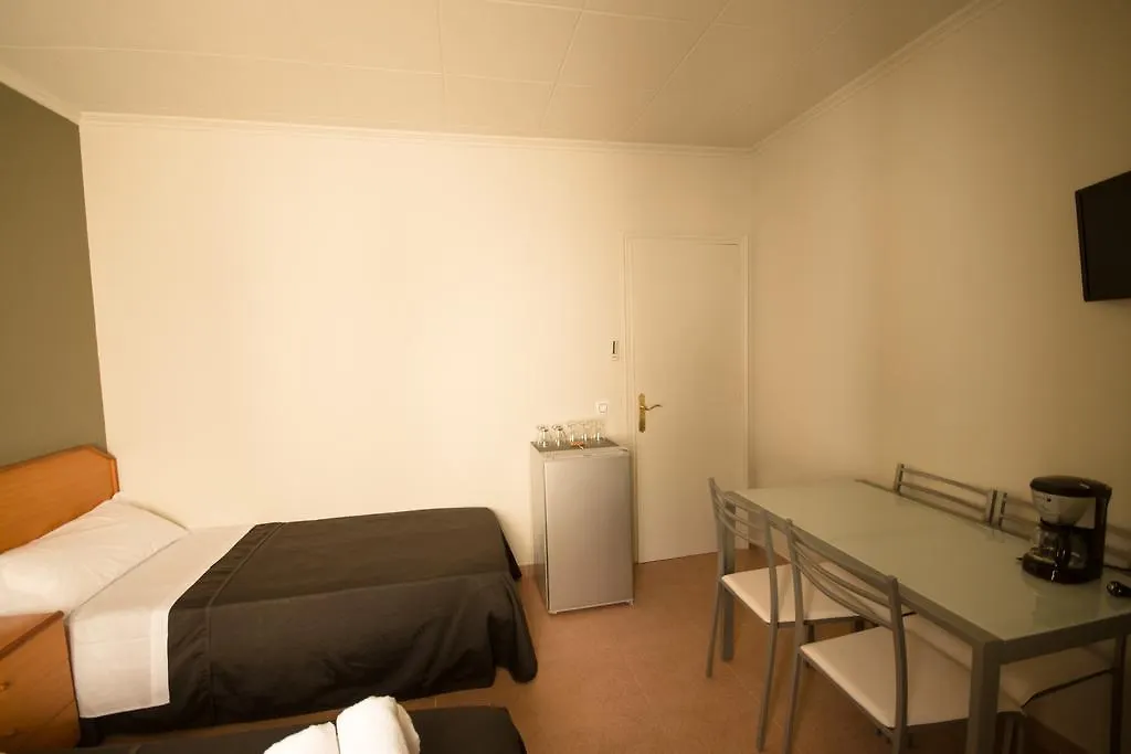 Center Plaza Figueres Apartment