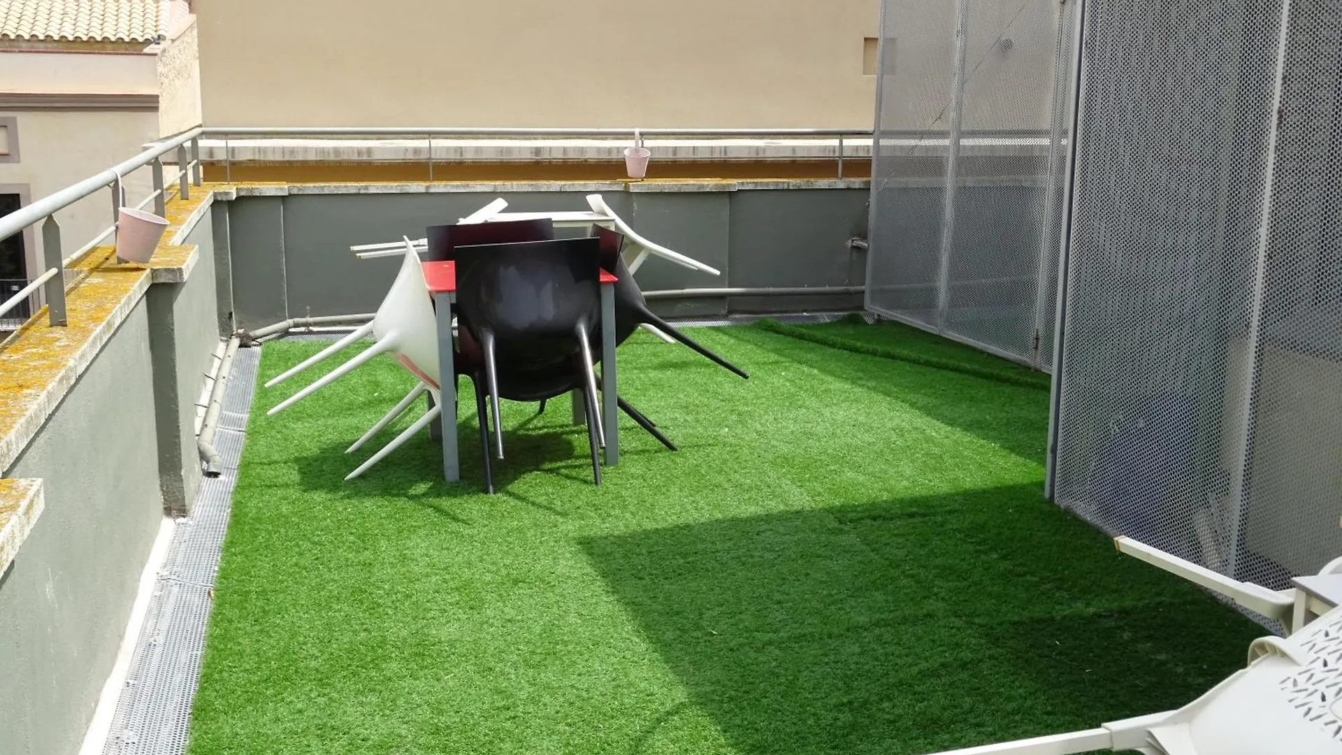 Center Plaza Figueres Apartment