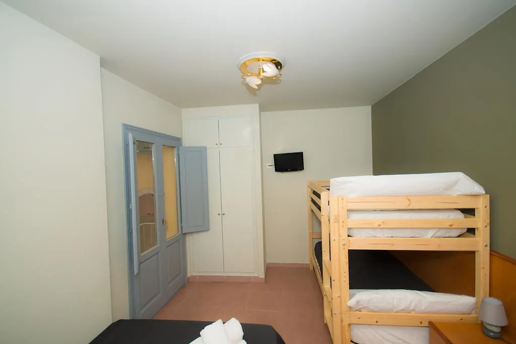 Center Plaza Figueres Apartment