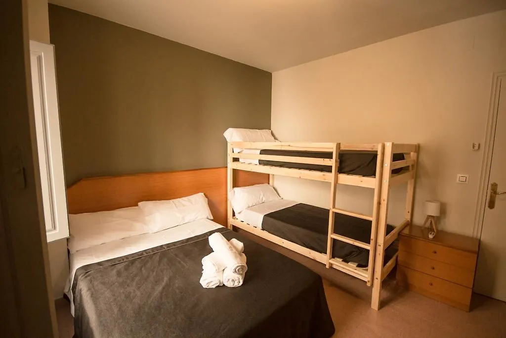 Center Plaza Figueres Apartment