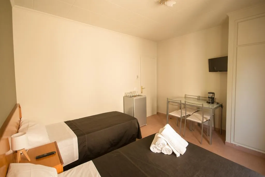 Center Plaza Figueres Apartment