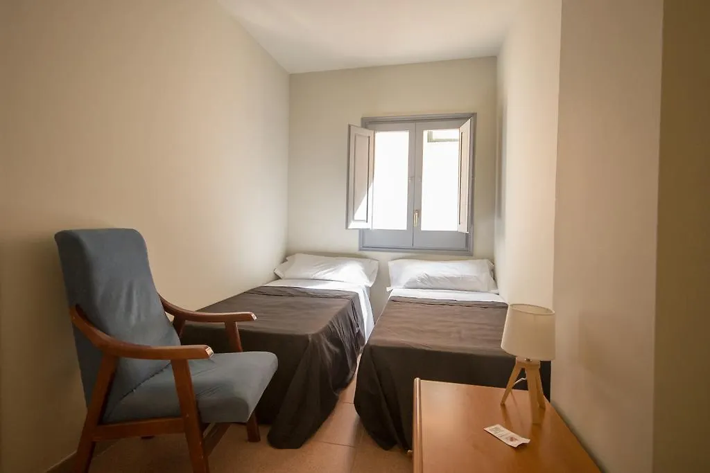 Center Plaza Figueres Apartment