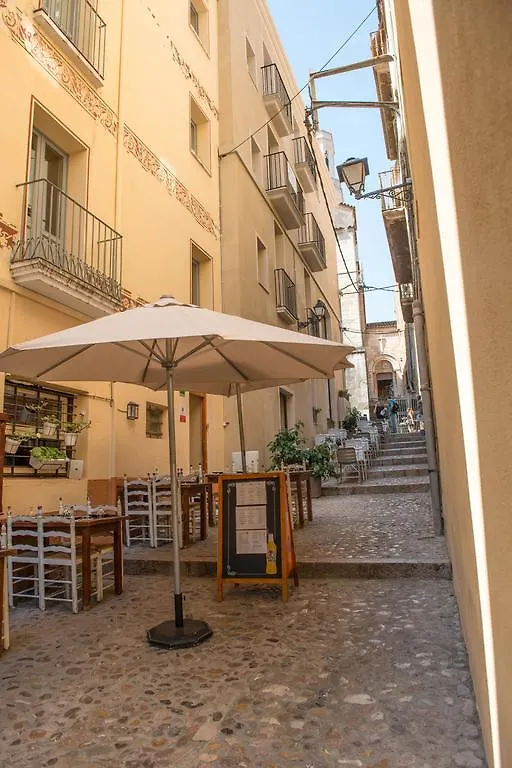 Center Plaza Figueres Apartment